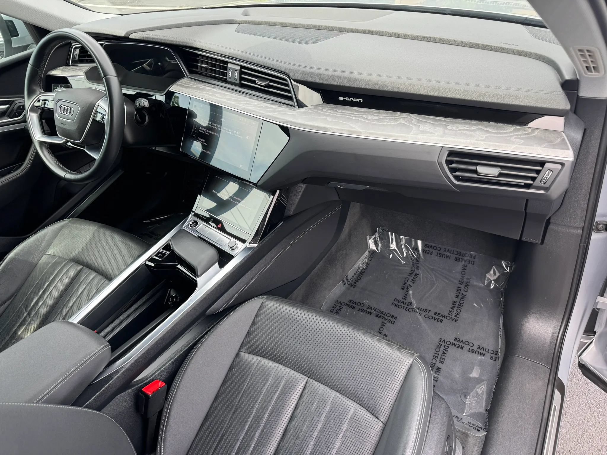 Used 2022 Audi e-tron Premium Plus w/ Premium Plus Package AWD/4WD image 23