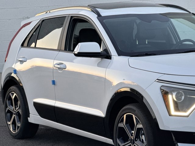 New 2025 Kia Niro EX Touring image 4