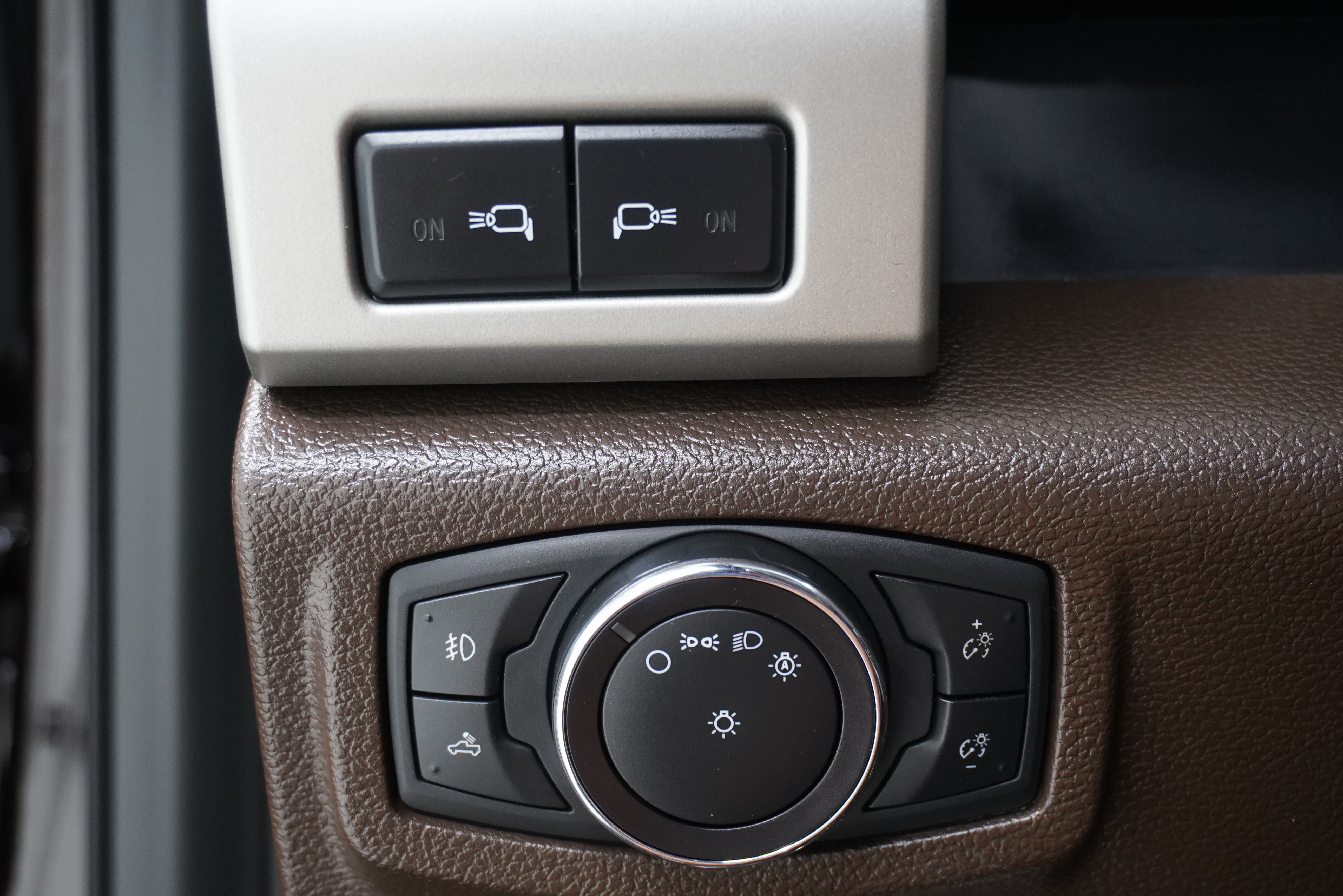 Used 2018 Ford F150 King Ranch w/ Equipment Group 601A Luxury AWD/4WD image 30