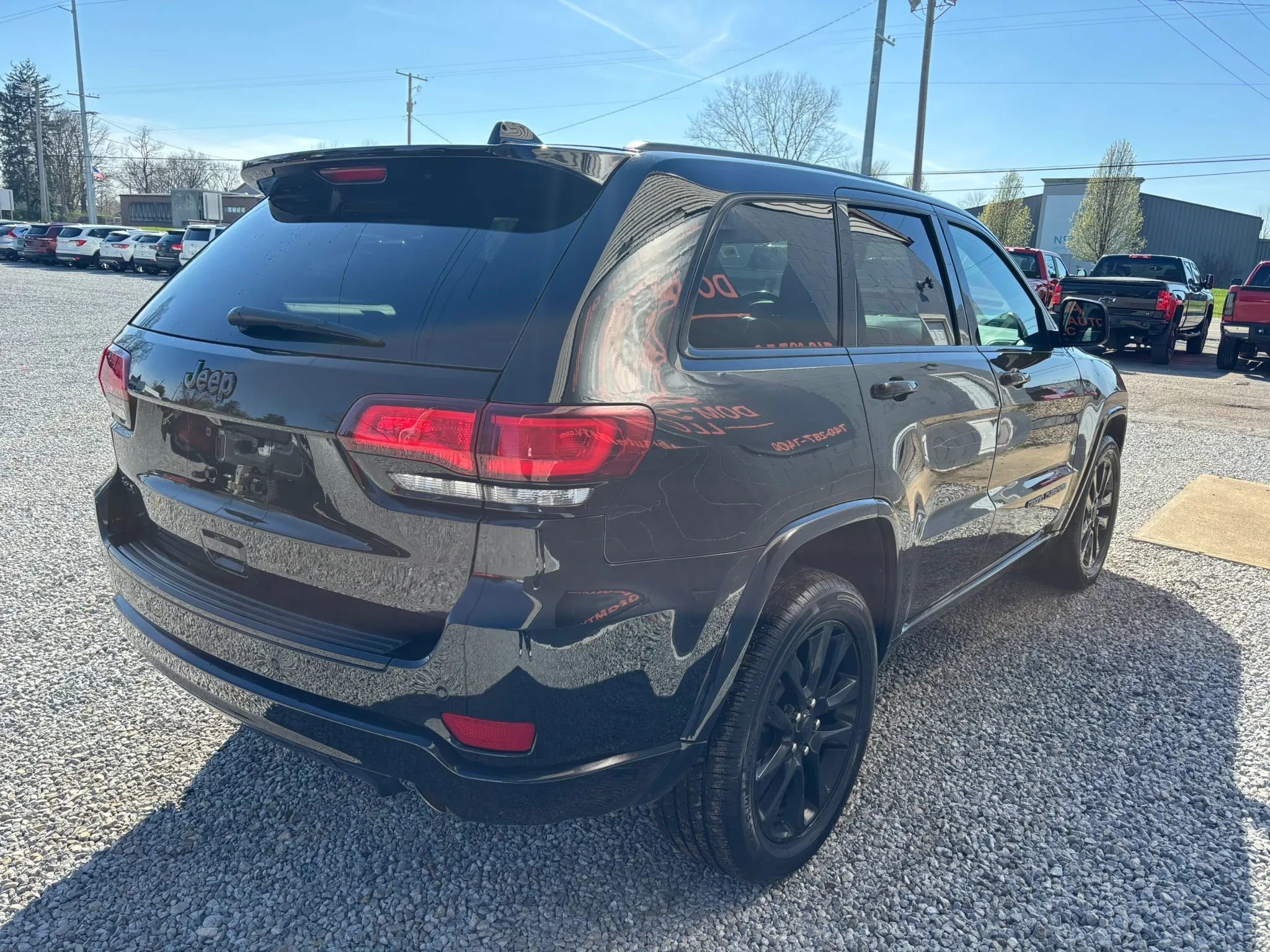 Used 2017 Jeep Grand Cherokee Altitude AWD/4WD image 6