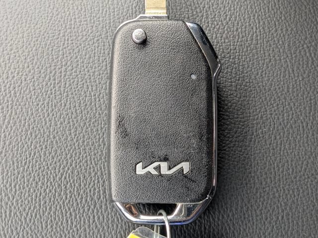 Certified 2025 Kia Soul LX w/ LX Technology Package FWD image 31