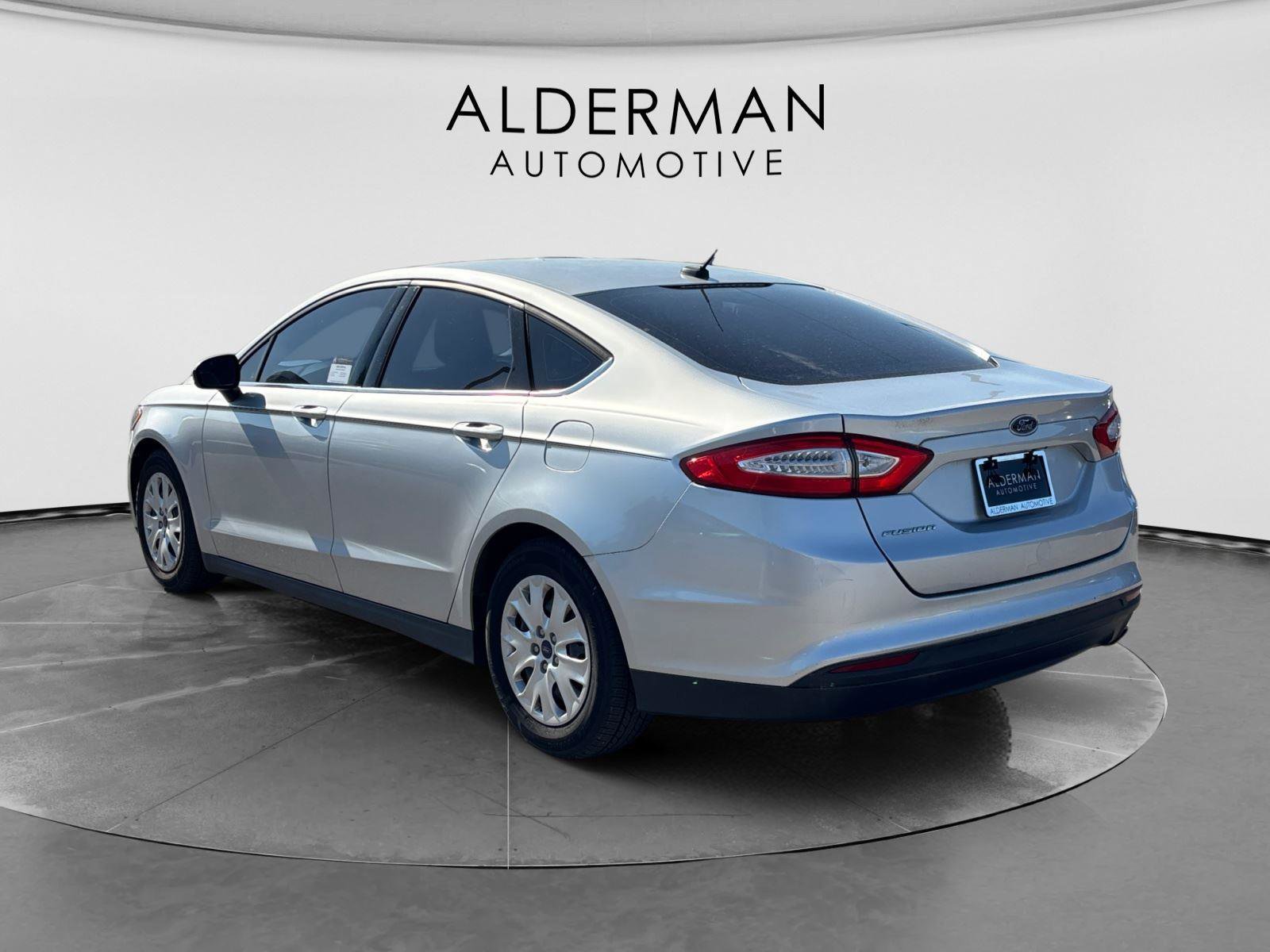 Used 2014 Ford Fusion S FWD image 3