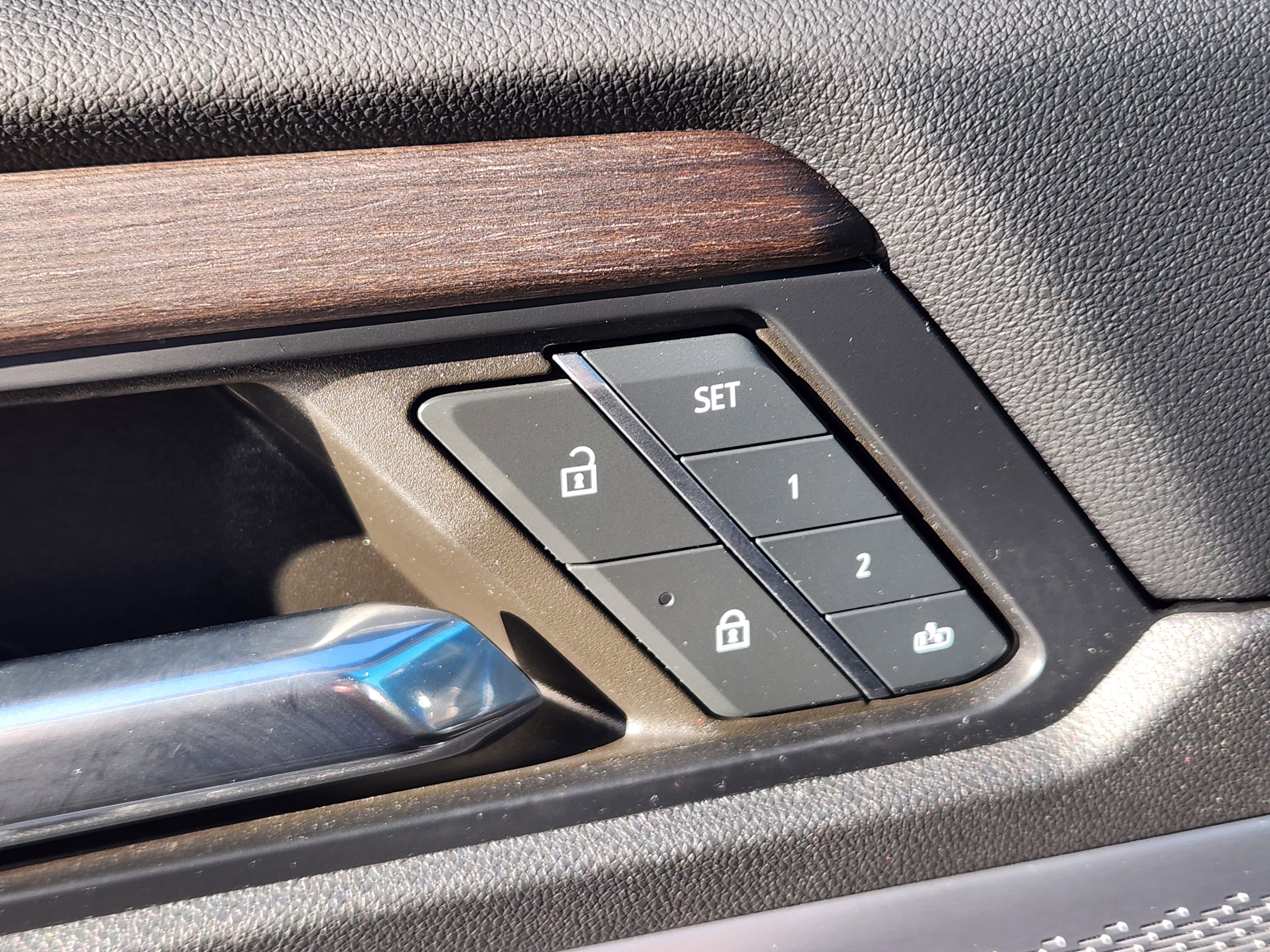 Used 2024 GMC Acadia Denali w/ Super Cruise Package image 26