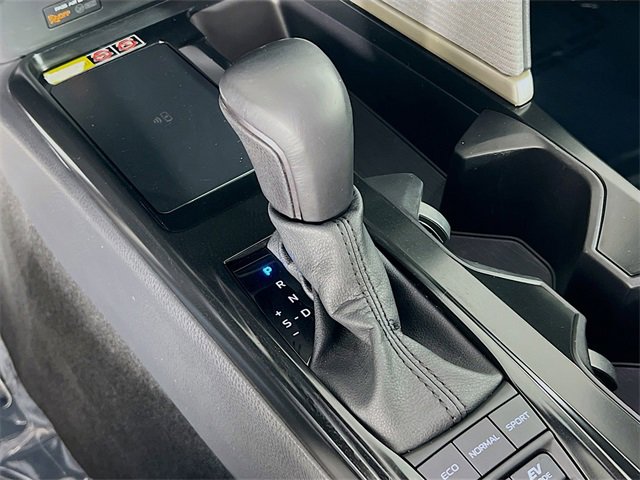 Used 2025 Toyota Camry SE image 23