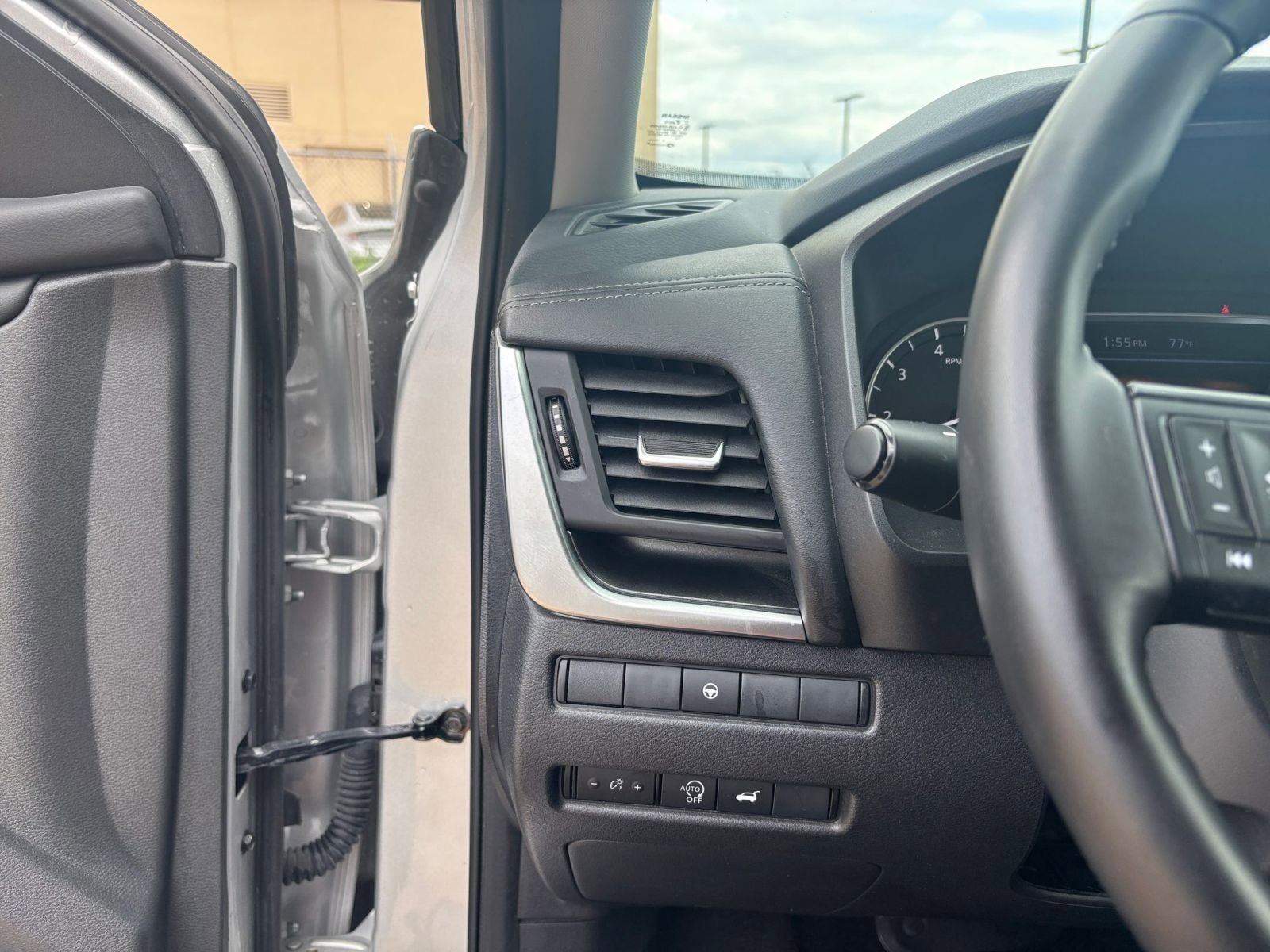 Used 2025 Nissan Rogue SV FWD image 34