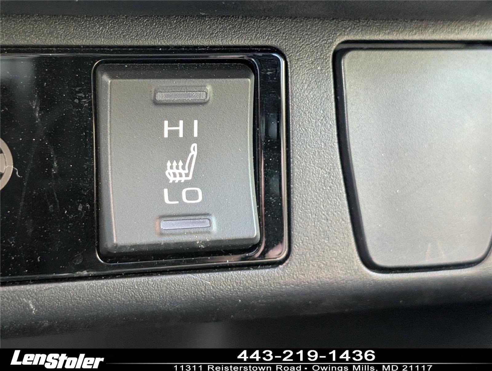 Used 2023 Toyota RAV4 XLE Premium AWD/4WD image 27