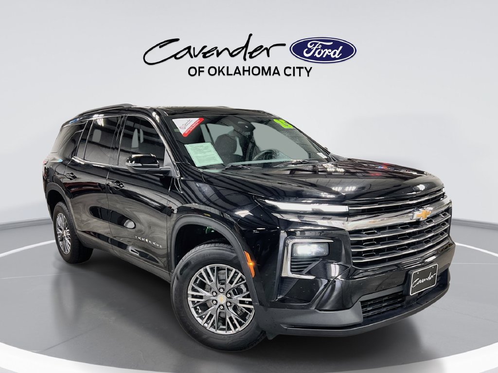 Used 2025 Chevrolet Traverse LT