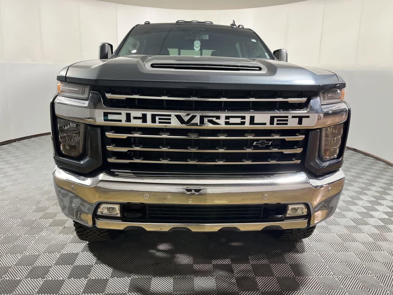 Used 2020 Chevrolet Silverado 2500 LTZ w/ LTZ Plus Package AWD/4WD image 3