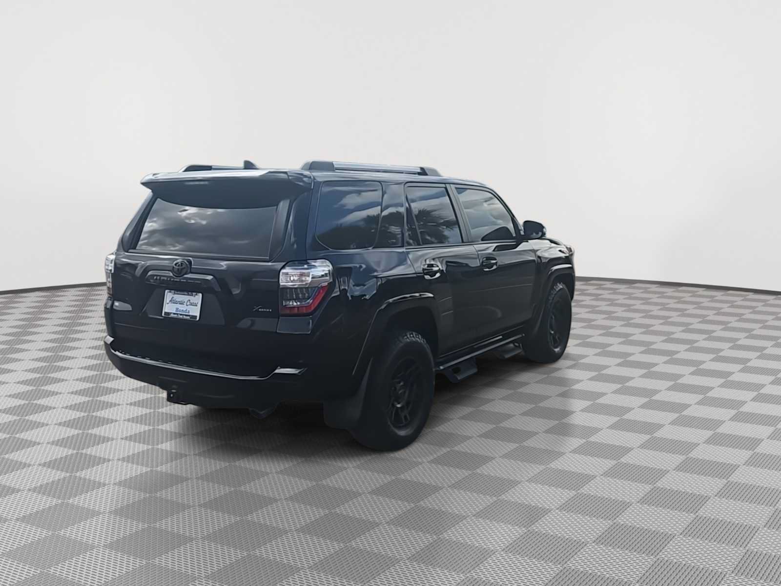 Used 2021 Toyota 4Runner SR5 Premium w/ Moonroof Package RWD image 8
