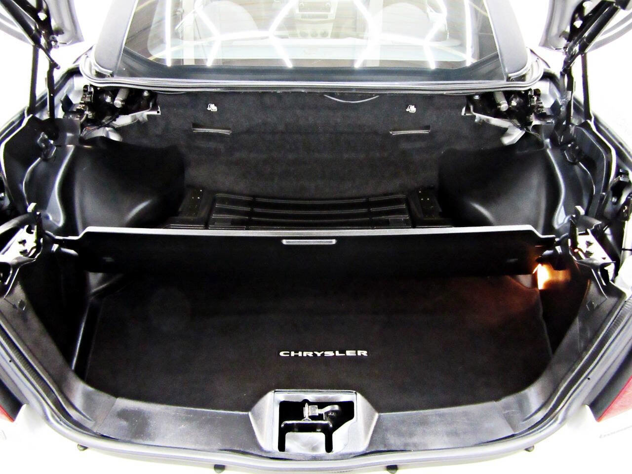 Used 2009 Chrysler Sebring Touring image 11