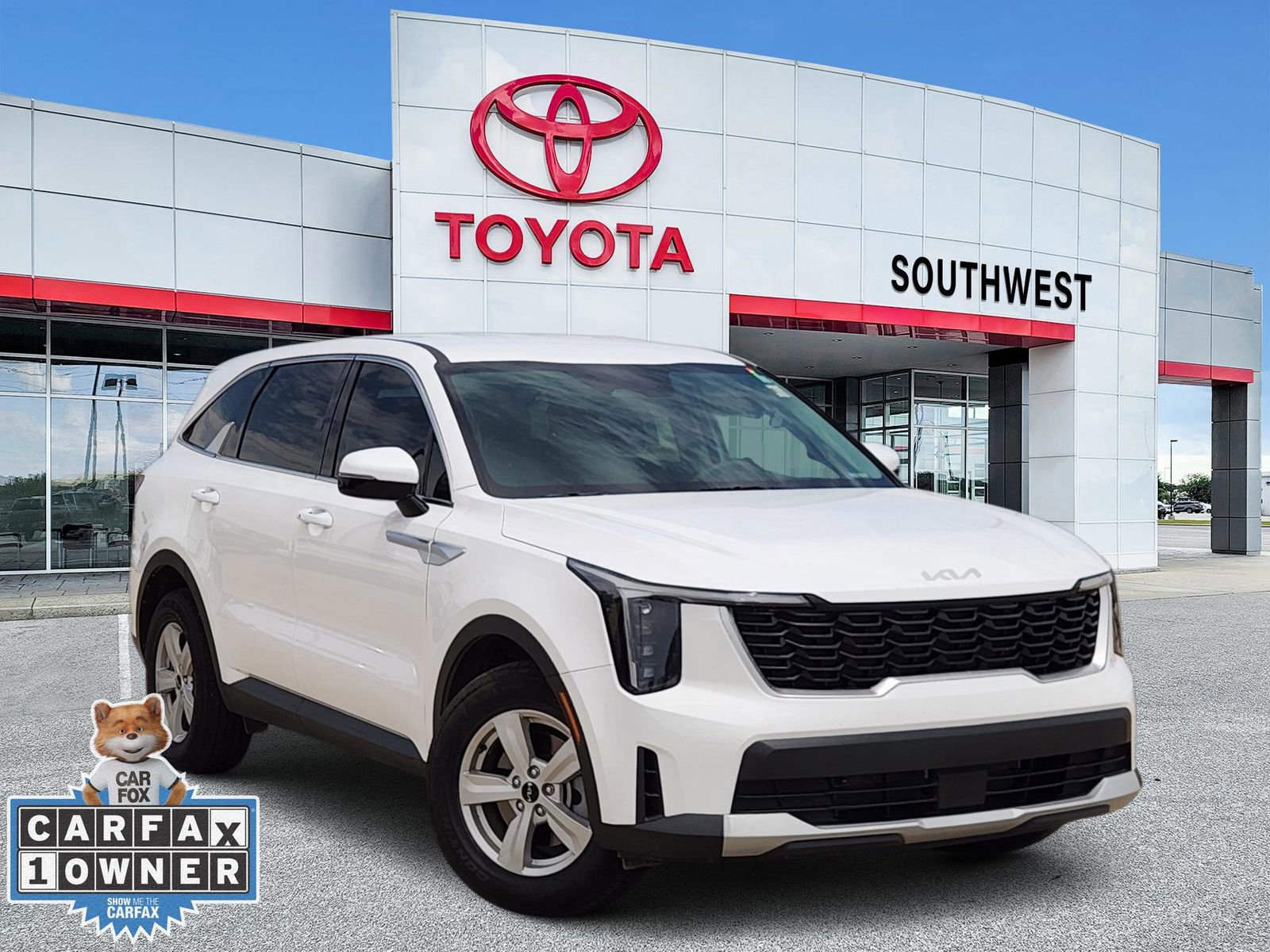 Used 2025 Kia Sorento LX FWD image 1