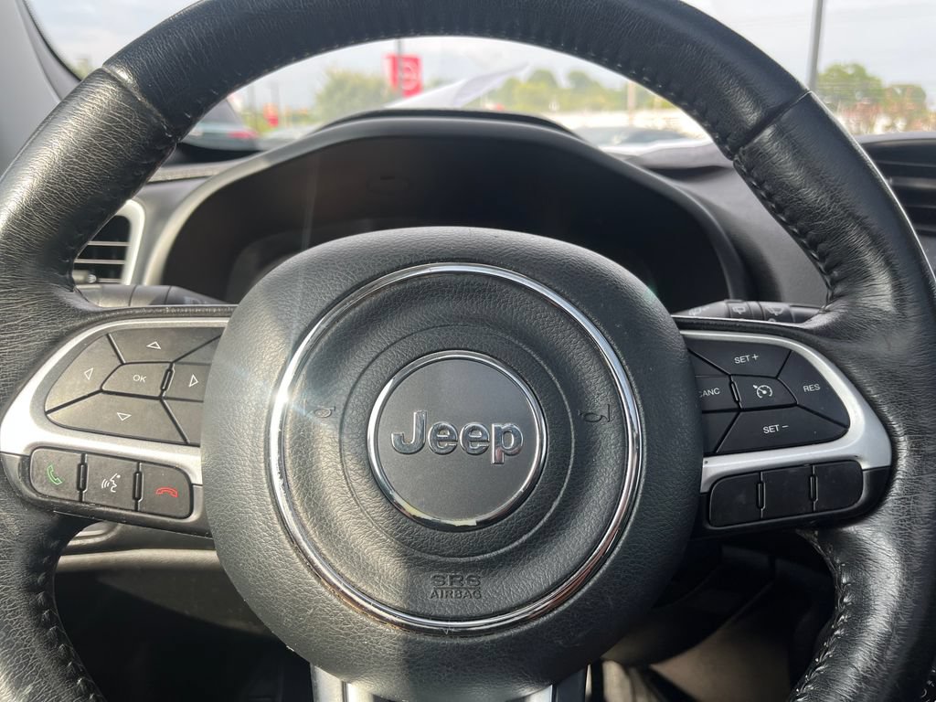 Used 2019 Jeep Renegade Latitude w/ Cold Weather Group AWD/4WD image 44
