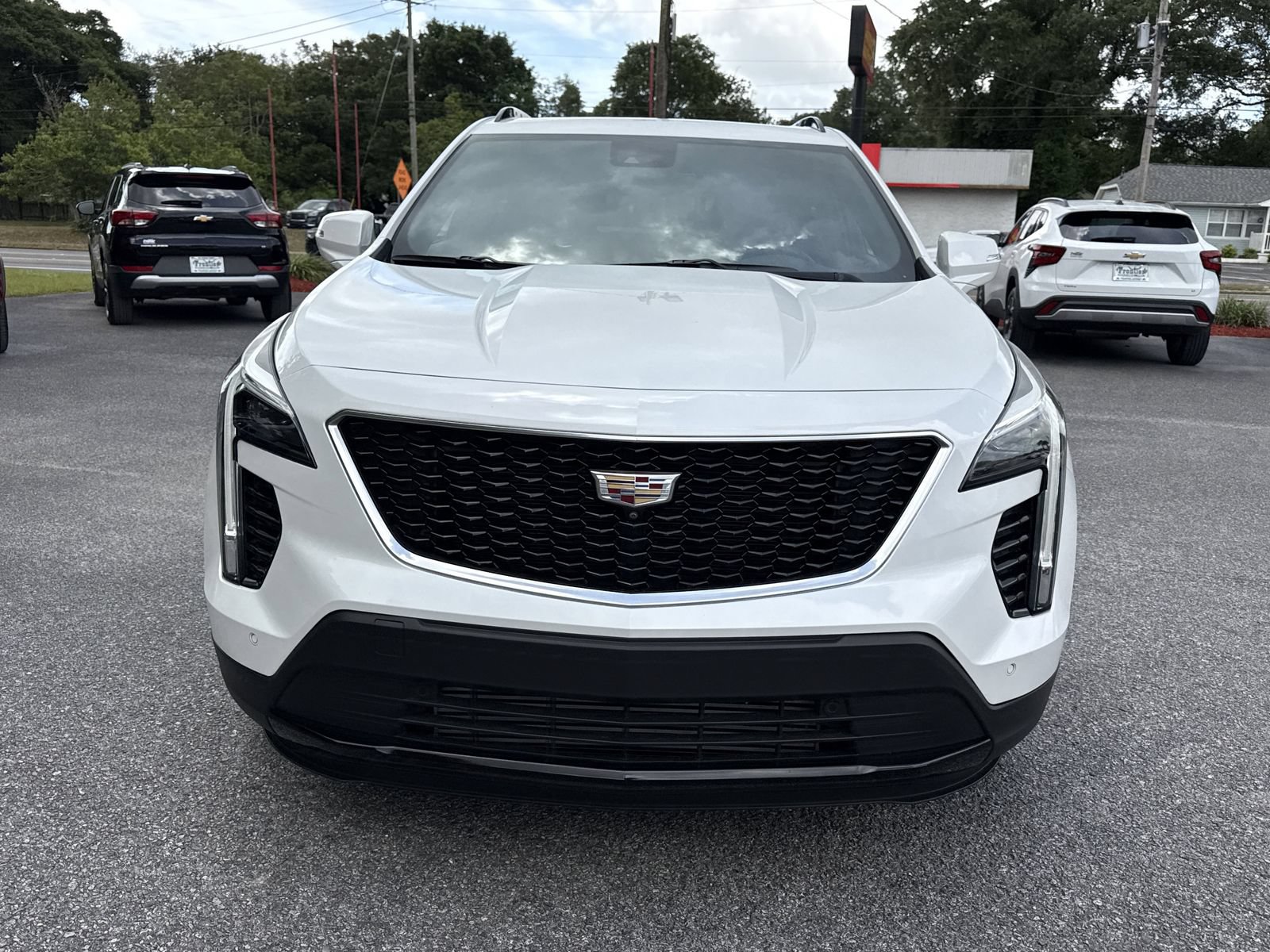Used 2022 Cadillac XT4 Sport w/ Enhanced Visibility Package FWD image 8