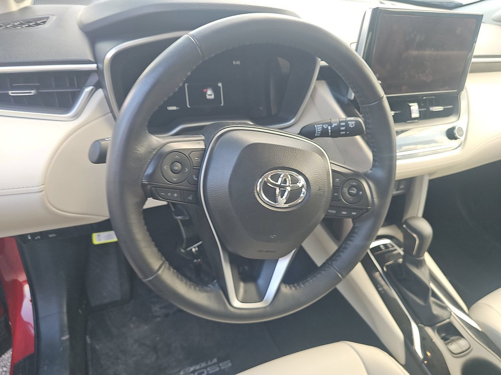 Used 2024 Toyota Corolla Cross XLE w/ Convenience Package AWD/4WD image 13