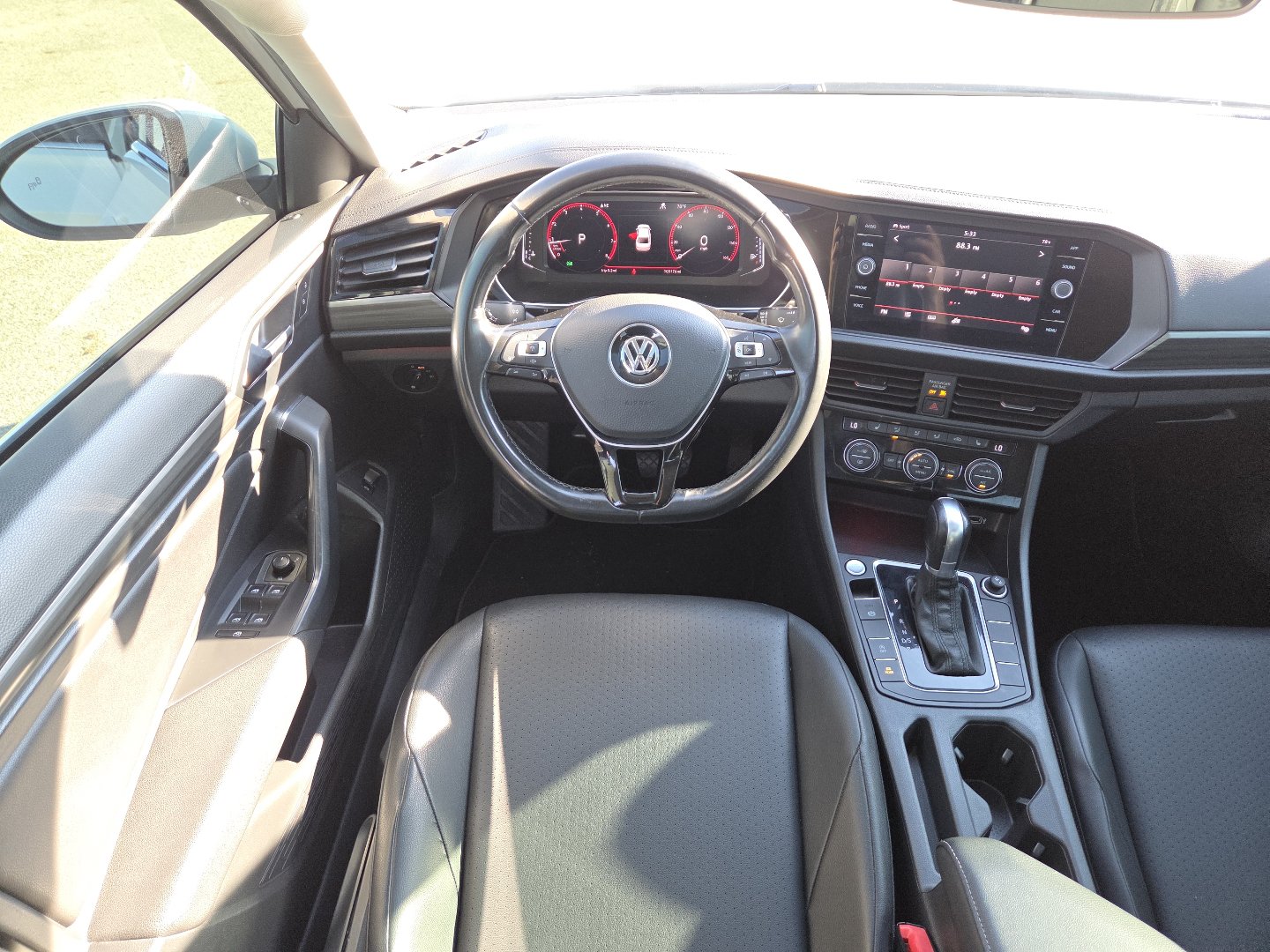 Used 2019 Volkswagen Jetta SEL FWD image 24