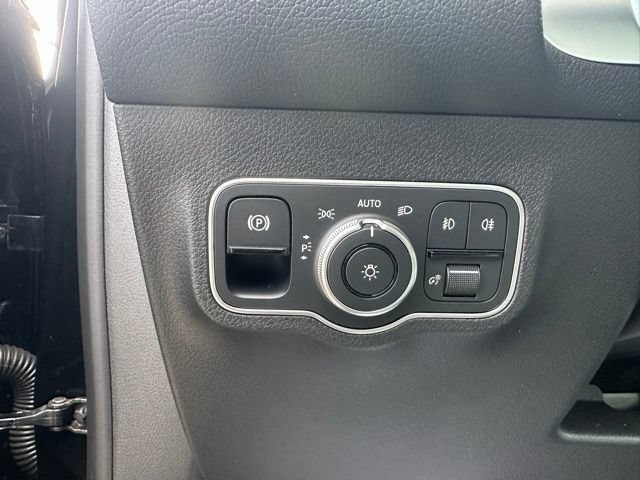 New 2026 Mercedes-Benz GLB 250 4MATIC image 14