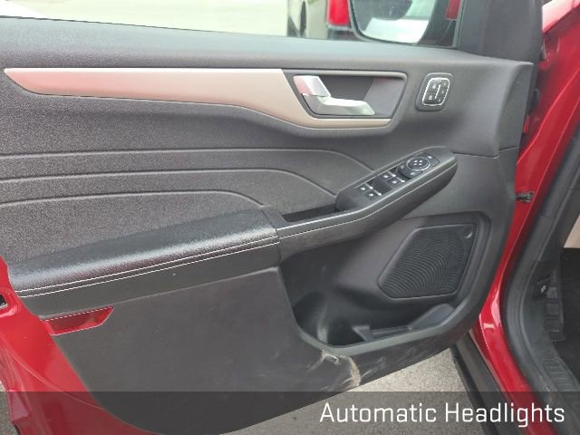 Used 2022 Ford Escape SEL w/ Technology Package AWD/4WD image 10