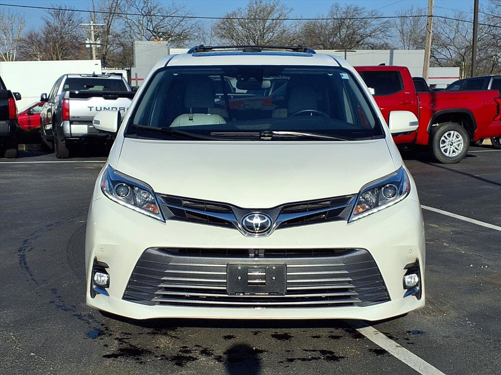 Used 2018 Toyota Sienna Limited Premium w/ Carpet Mat Package image 37