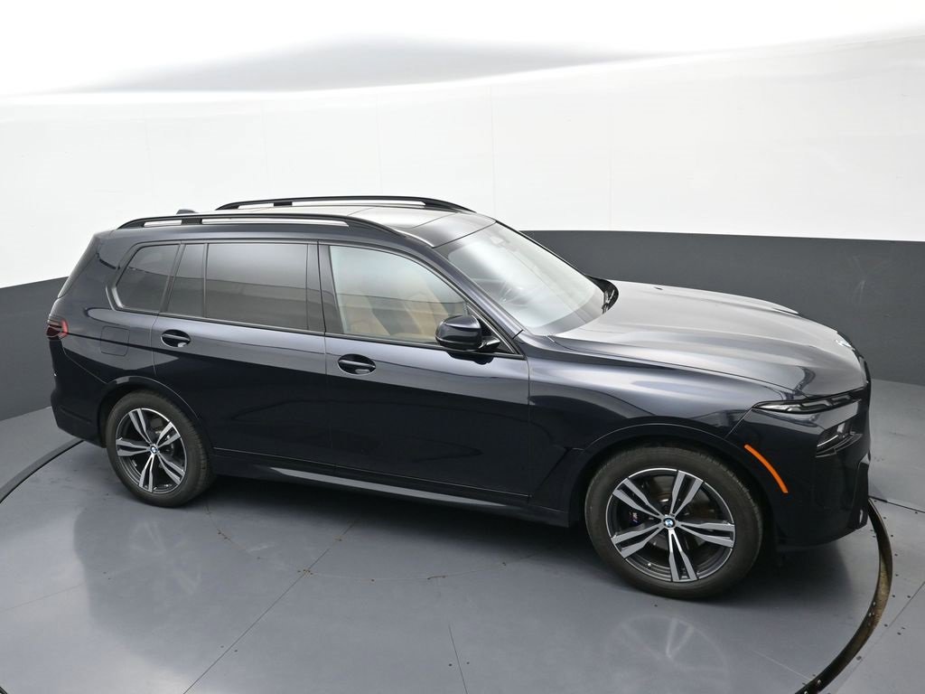 Used 2025 BMW X7 xDrive40i w/ M Sport Package image 31