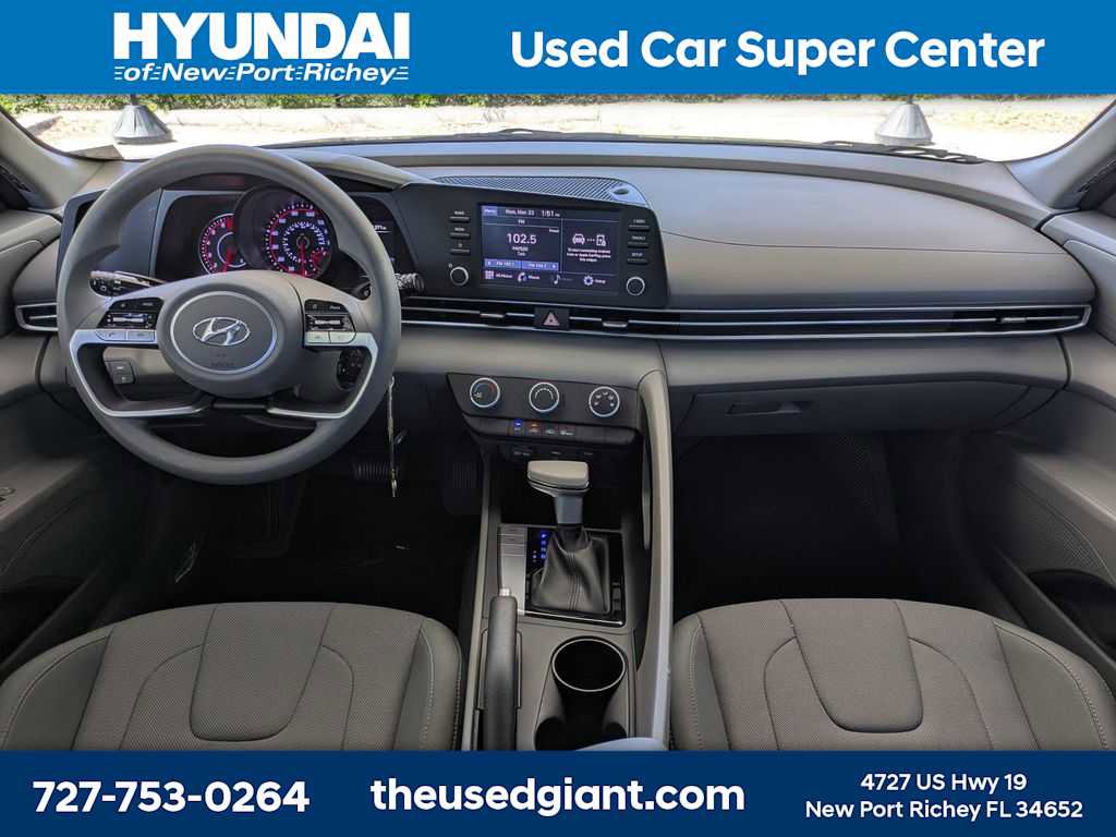 Used 2023 Hyundai Elantra SE image 14