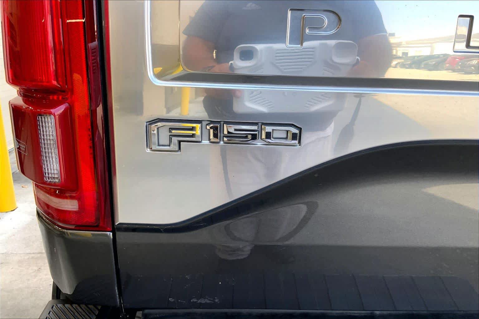 Used 2016 Ford F150 Platinum w/ Equipment Group 701A Luxury AWD/4WD image 33