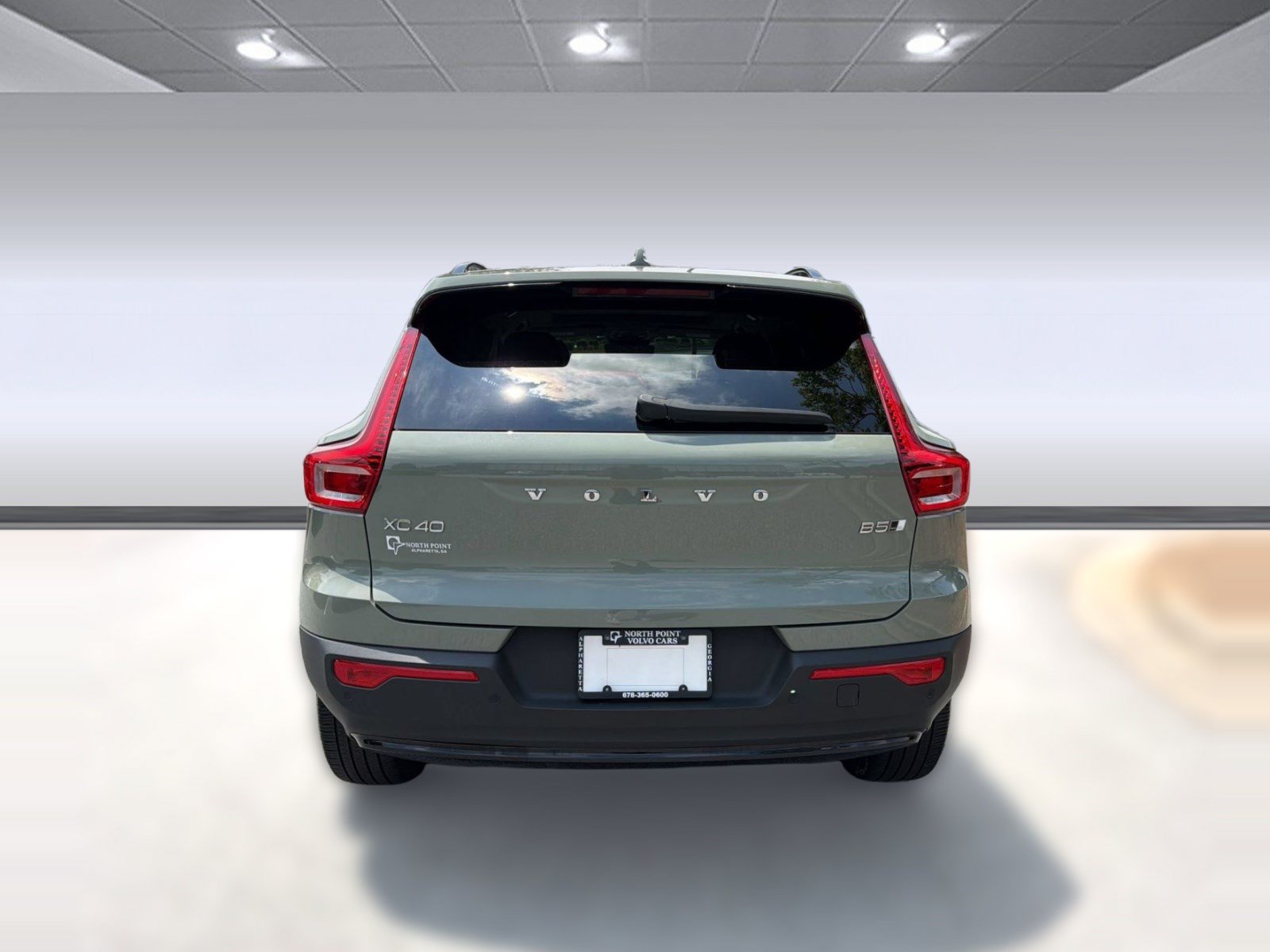 Certified 2023 Volvo XC40 B5 Ultimate w/ Protection Package Premier AWD/4WD image 10