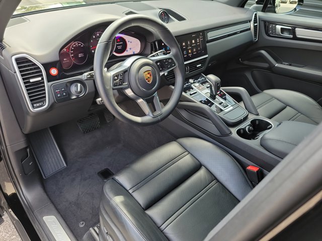 Certified 2023 Porsche Cayenne Platinum Edition AWD/4WD image 4