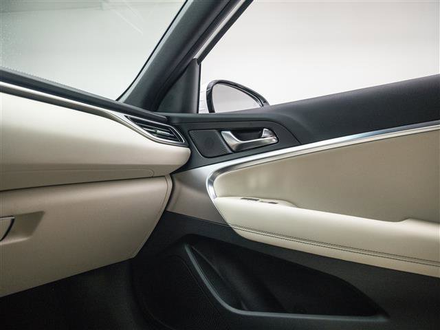 New 2026 Genesis G70 2.5T image 32