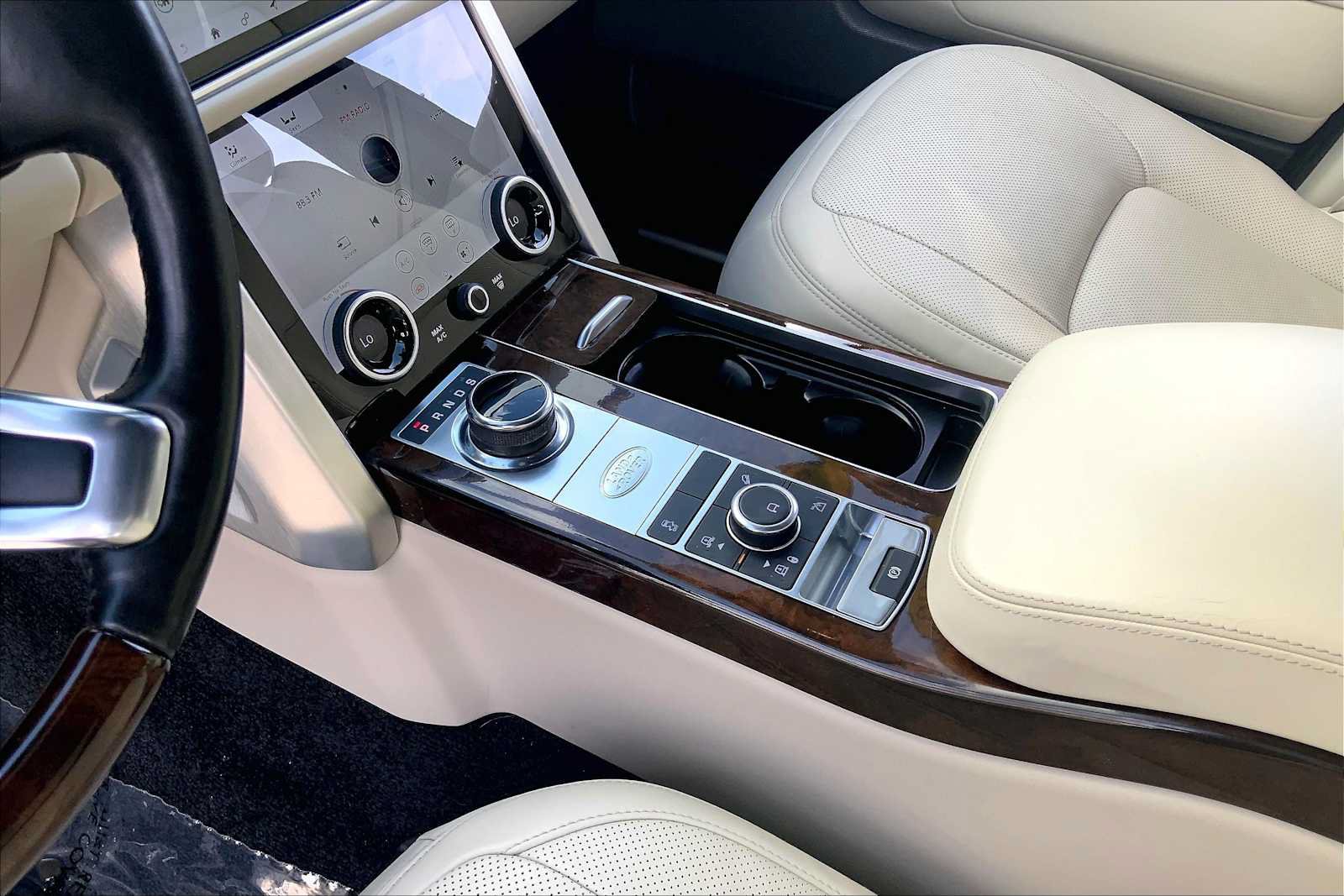 Used 2020 Land Rover Range Rover HSE AWD/4WD image 13