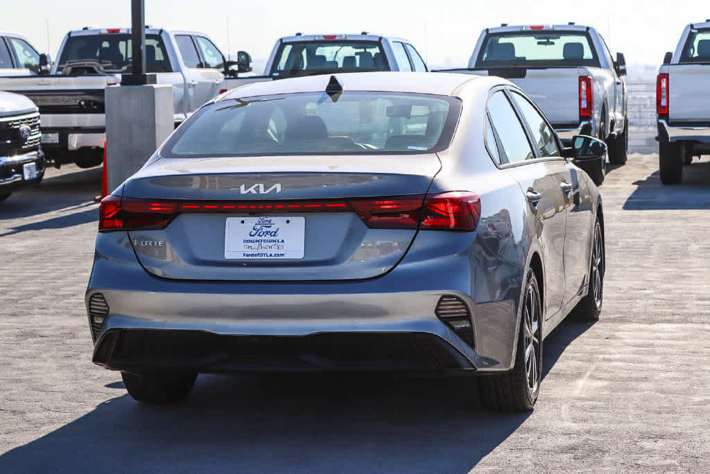 Used 2023 Kia Forte LXS w/ LXS Technology Package FWD image 4