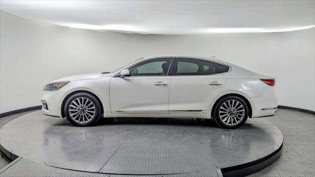 Used 2017 Kia Cadenza Premium w/ Luxury Package image 3