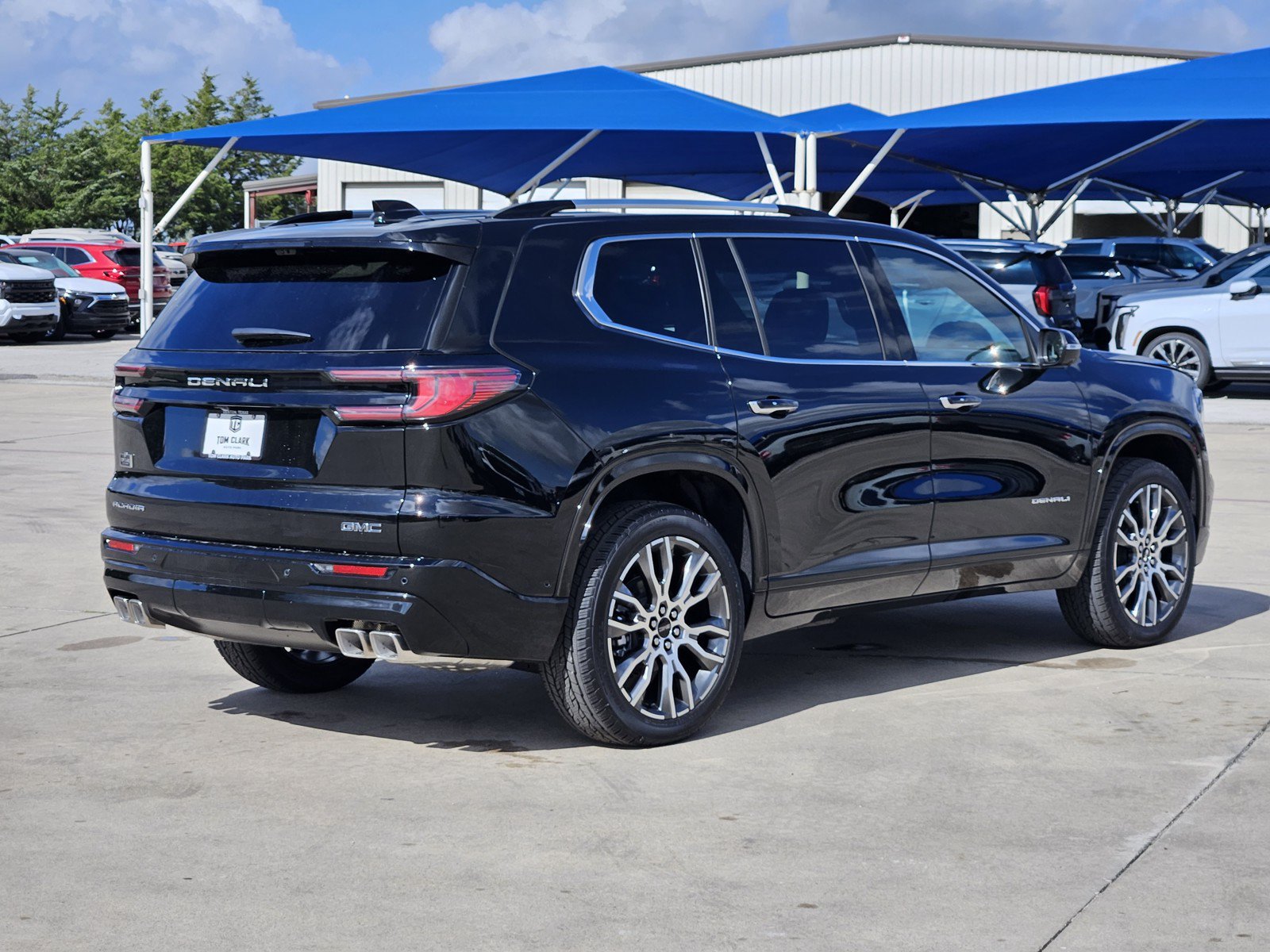 New 2027 GMC Acadia Denali Ultimate FWD image 4