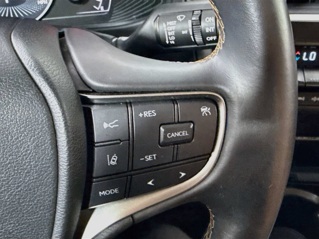 Used 2022 Lexus UX 250h w/ Accessory Package (Z2) AWD/4WD image 12
