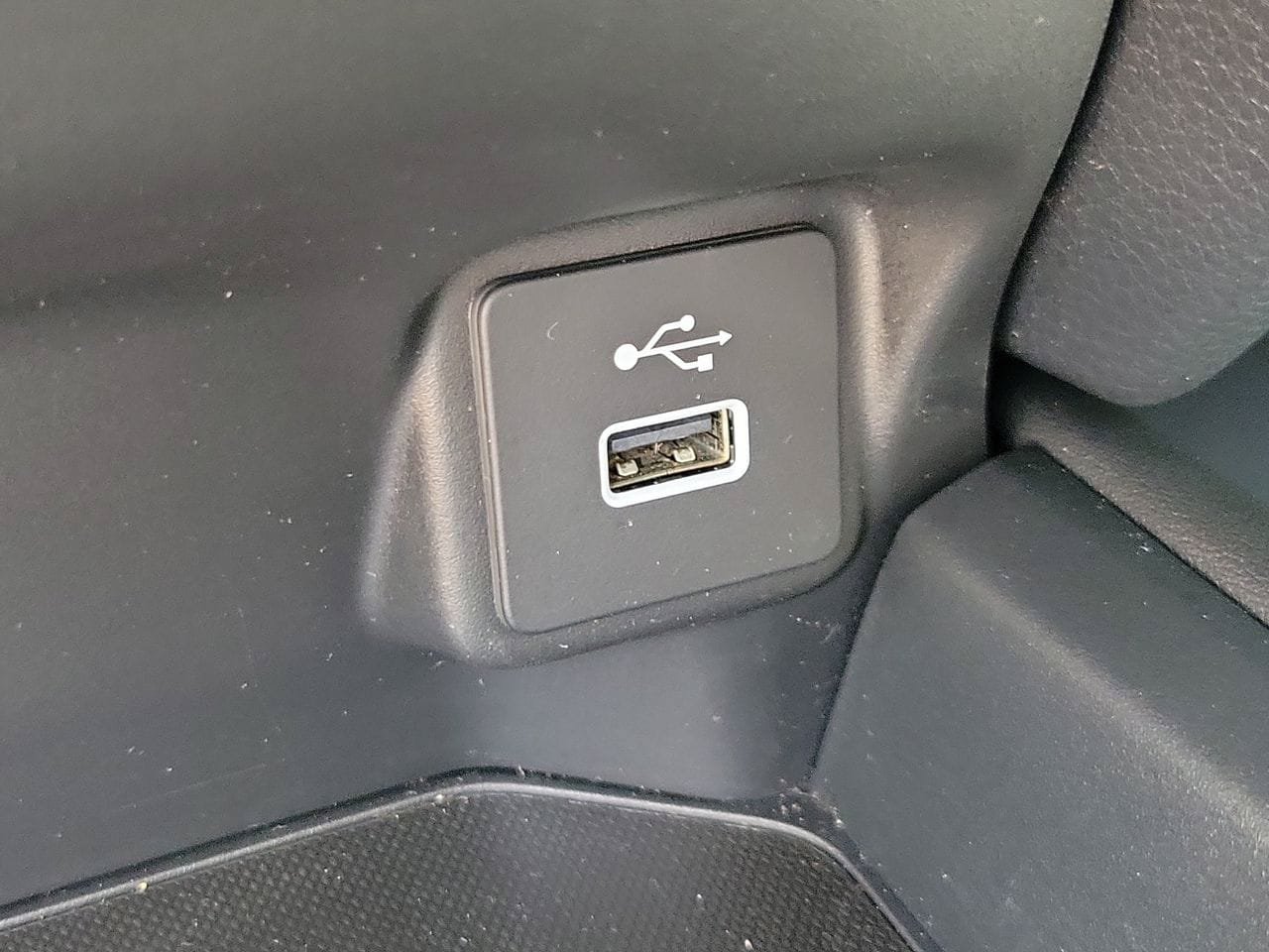 Used 2023 Honda HR-V LX image 27