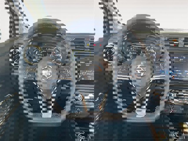 New 2025 Nissan Versa SR w/ Trunk Package image 12