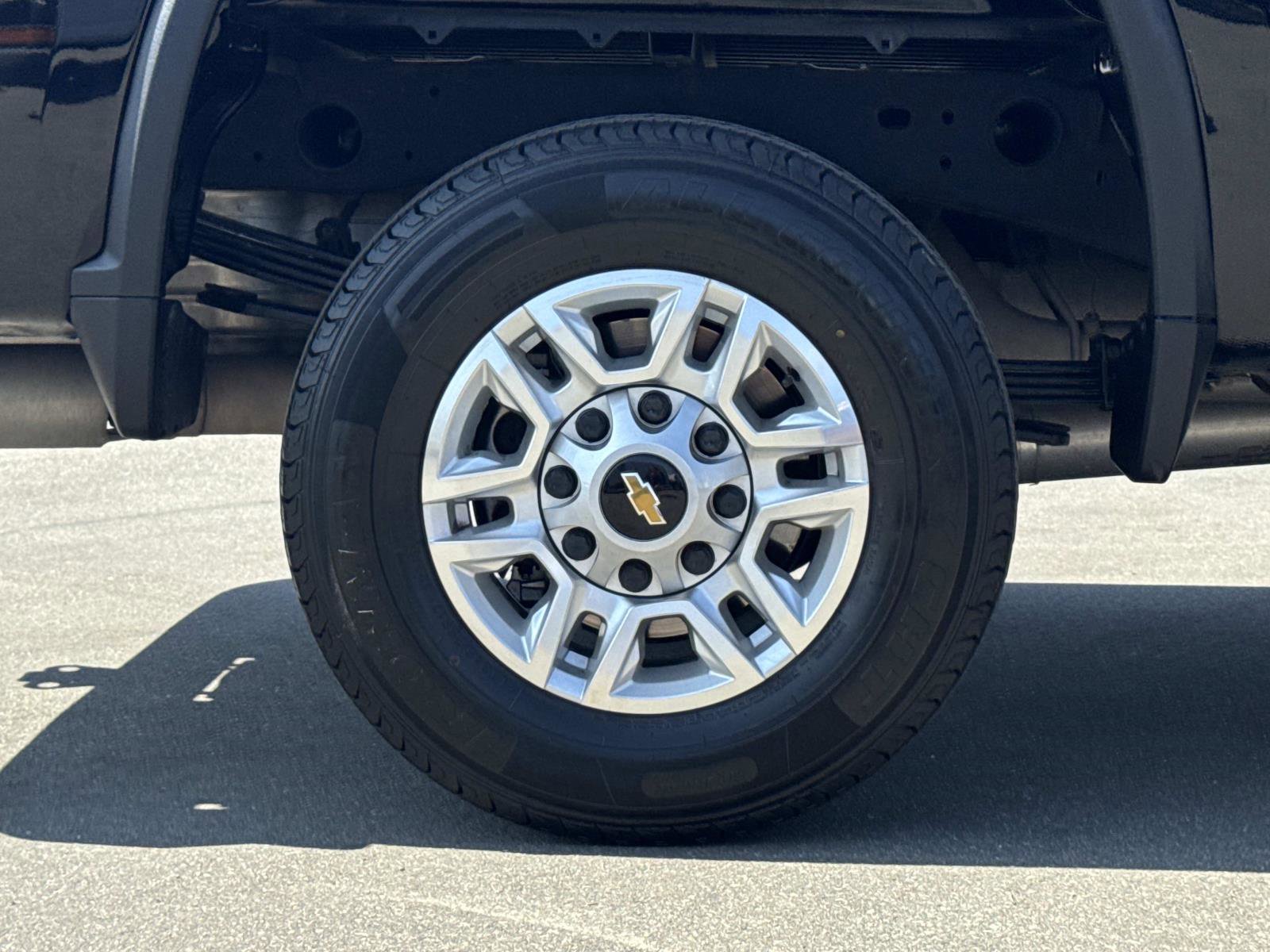 Used 2025 Chevrolet Silverado 2500 LT w/ Convenience Package image 31