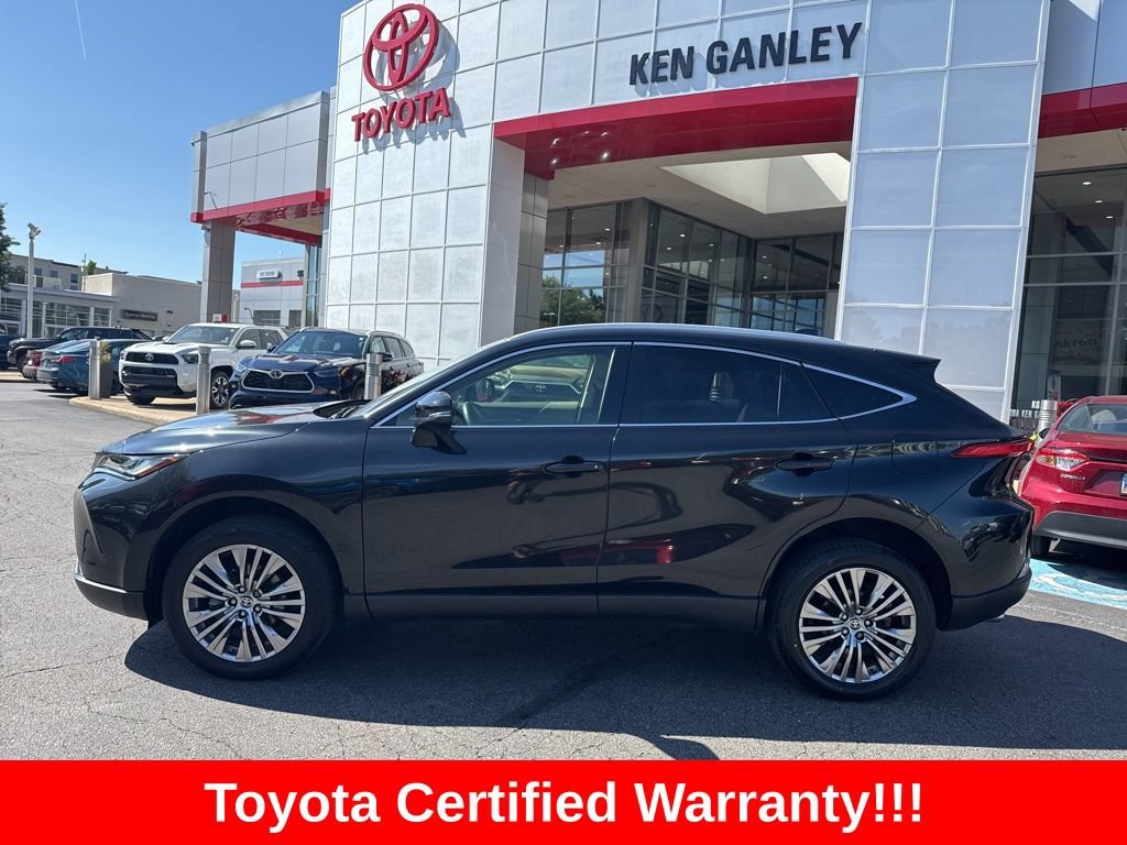 Certified 2022 Toyota Venza XLE AWD/4WD image 3