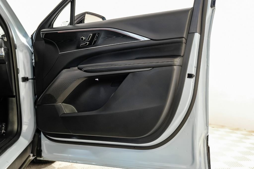 Used 2024 Cadillac Lyriq Luxury image 47