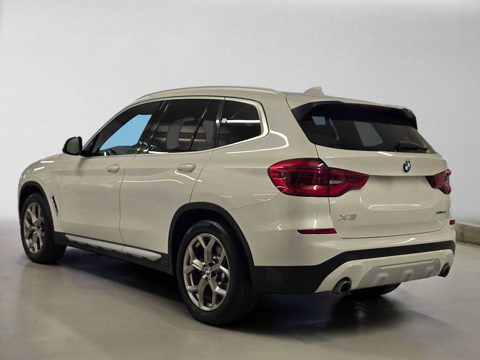 Used 2020 BMW X3 xDrive30i w/ Premium Package AWD/4WD image 3