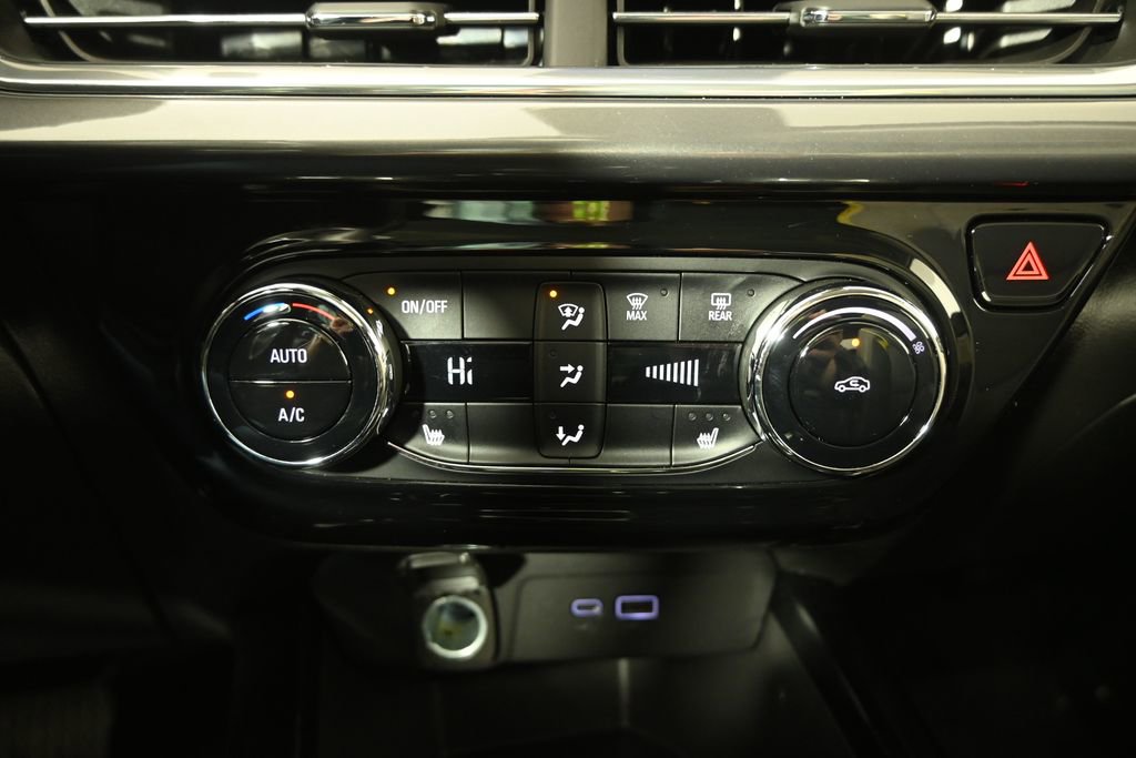 Used 2024 Chevrolet Trax ACTIV w/ Driver Confidence Package FWD image 28