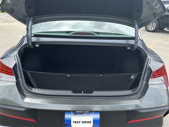 Used 2024 Hyundai Elantra SEL w/ Convenience Package image 20