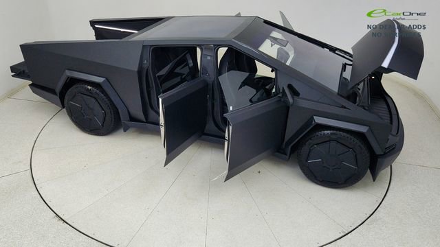 Used 2024 Tesla Cybertruck AWD Crew Cab image 78