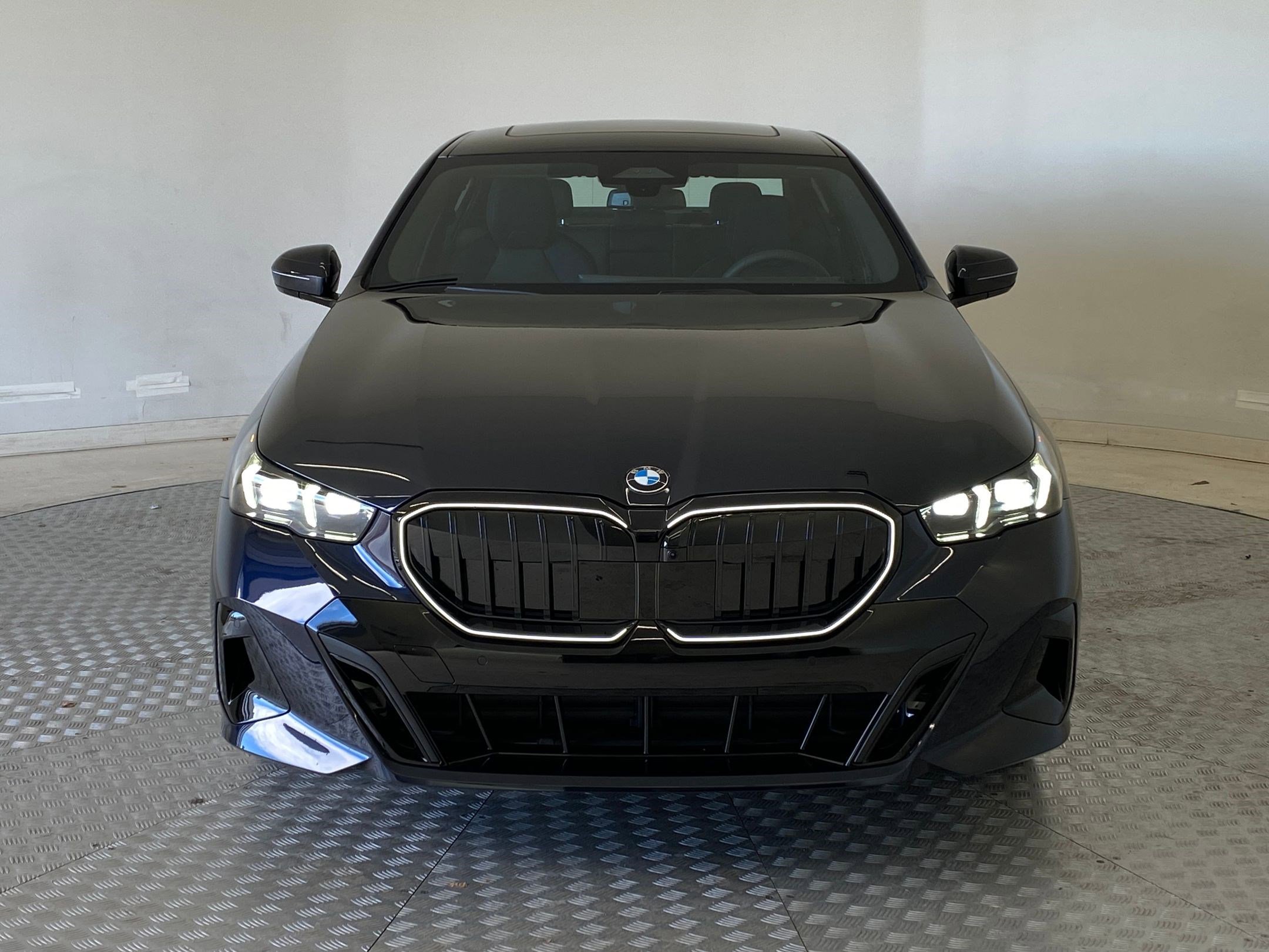 New 2026 BMW 530i xDrive w/ M Sport Package image 5