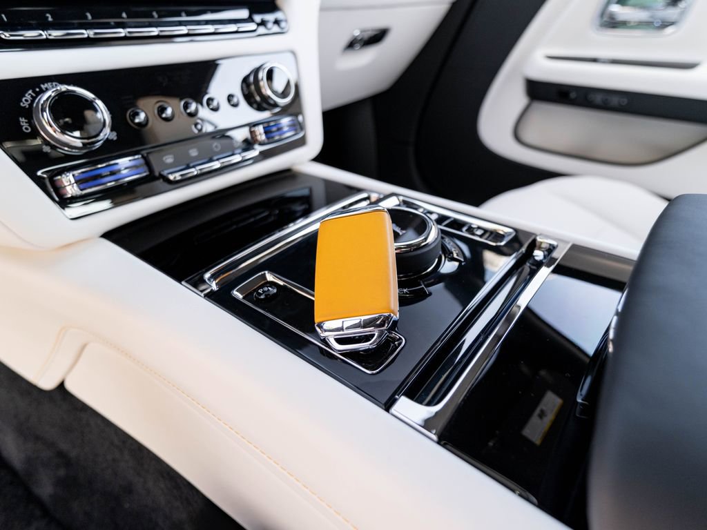 Used 2025 Rolls-Royce Spectre w/ Spectre Launch Package AWD/4WD image 15