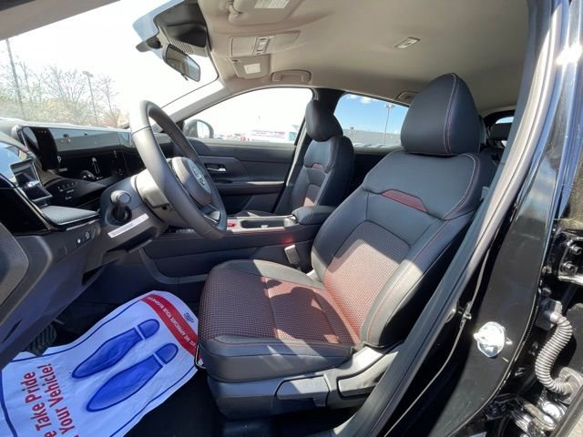 New 2025 Nissan Kicks SR image 13