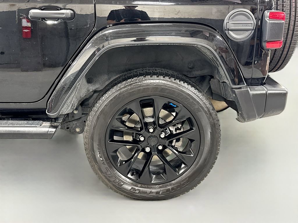 Used 2023 Jeep Wrangler Unlimited Sahara image 12