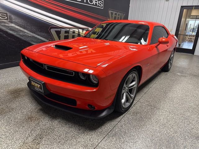 Used 2020 Dodge Challenger R/T RWD image 2