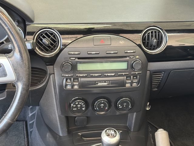Used 2006 MAZDA MX-5 Miata Grand Touring RWD image 21