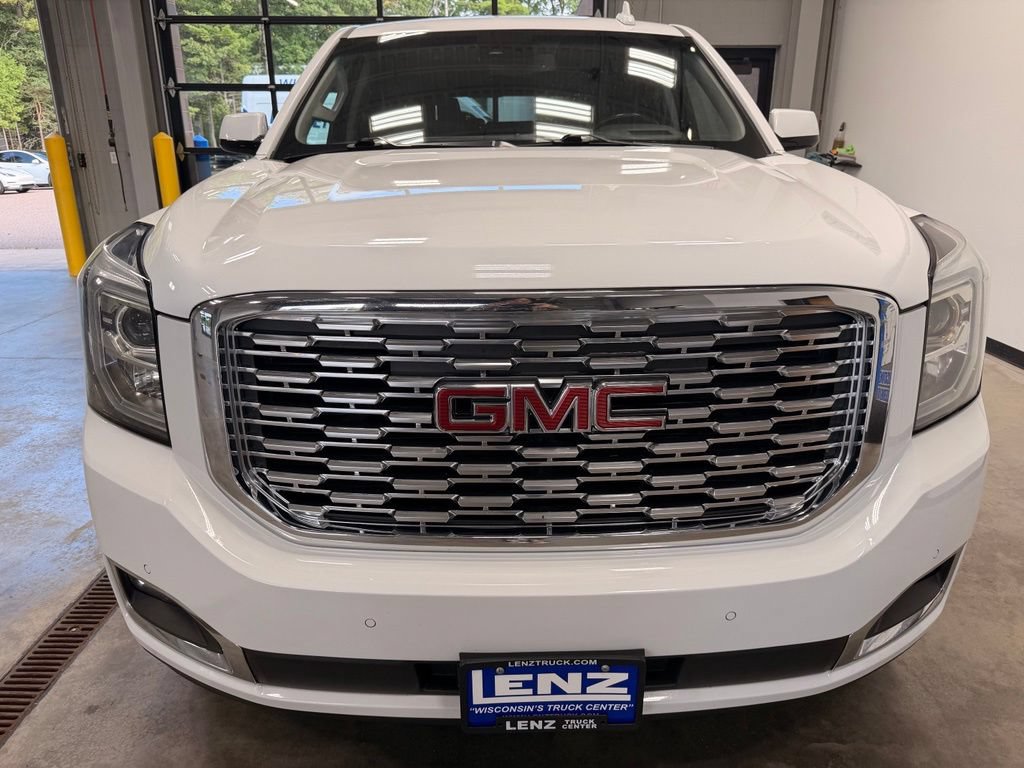Used 2020 GMC Yukon Denali w/ Denali Premium Package AWD/4WD image 3