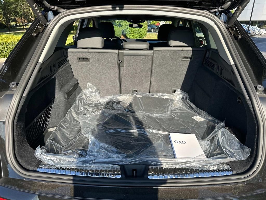 New 2025 Audi Q5 Premium image 9